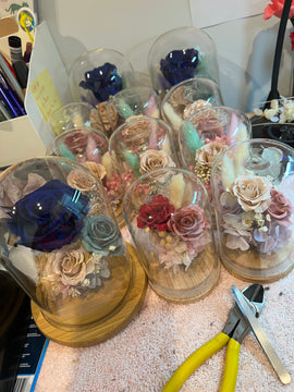 The Floral House, Preserved Flowers, Everlasting flowers, glass dome, glass dome roses, blue rose, pink rose