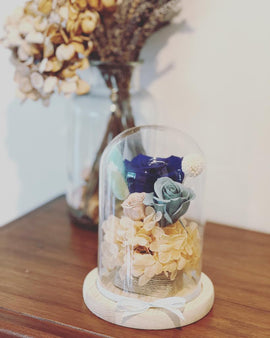 The Floral house, preserved flowers, blue roses, dried flower, glass dome